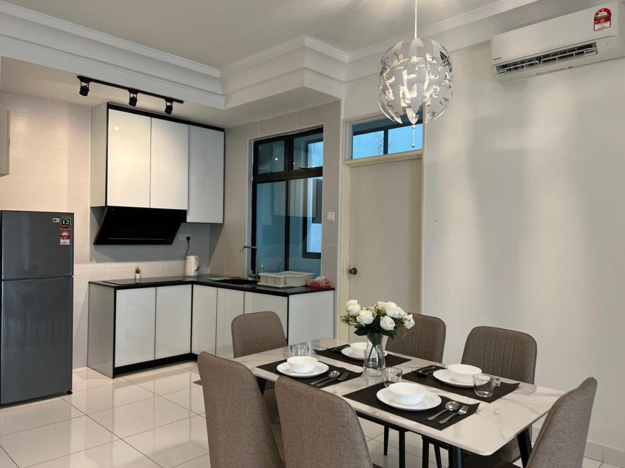Apartment The Platino By Antlerzone