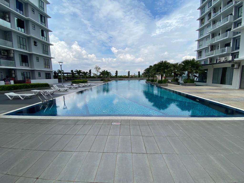 Apartment The Platino By Antlerzone Johor Bahru