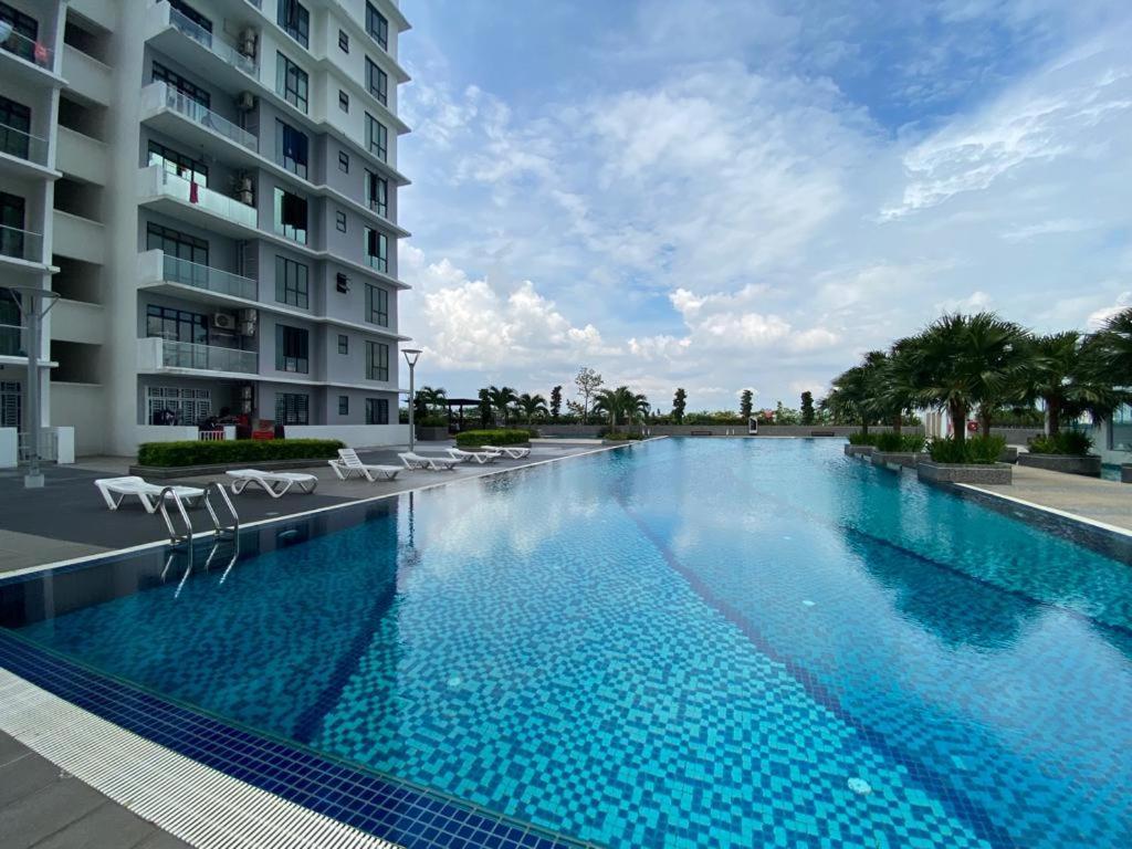 The Platino By Antlerzone Apartment *